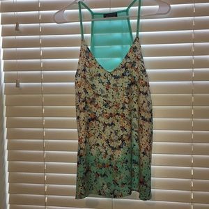 V-neck tank top